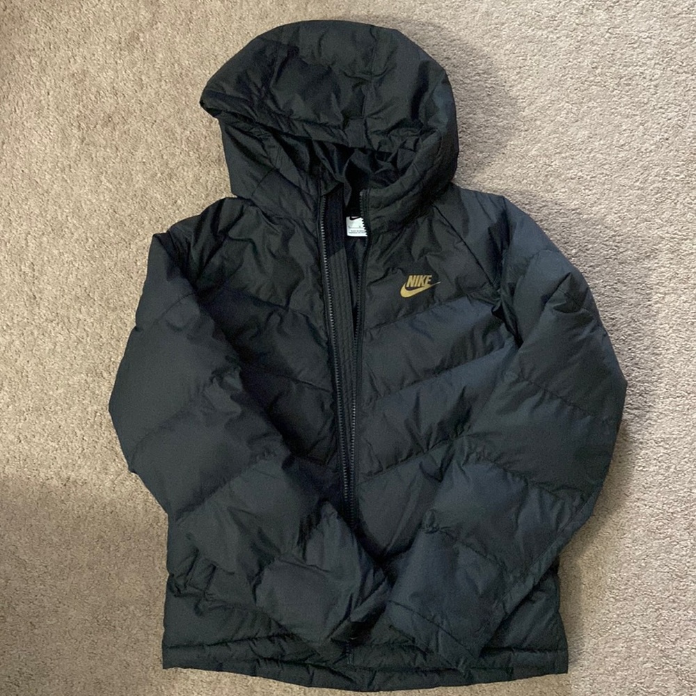 Nike Boys lightweight puffer jacket
